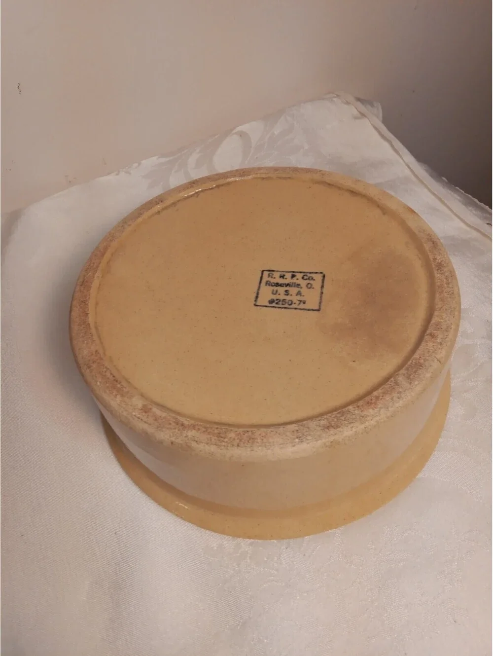 R. R. P. Co. Stoneware Bowl USA MPN 250-7 Tan Round Printed Backstamp